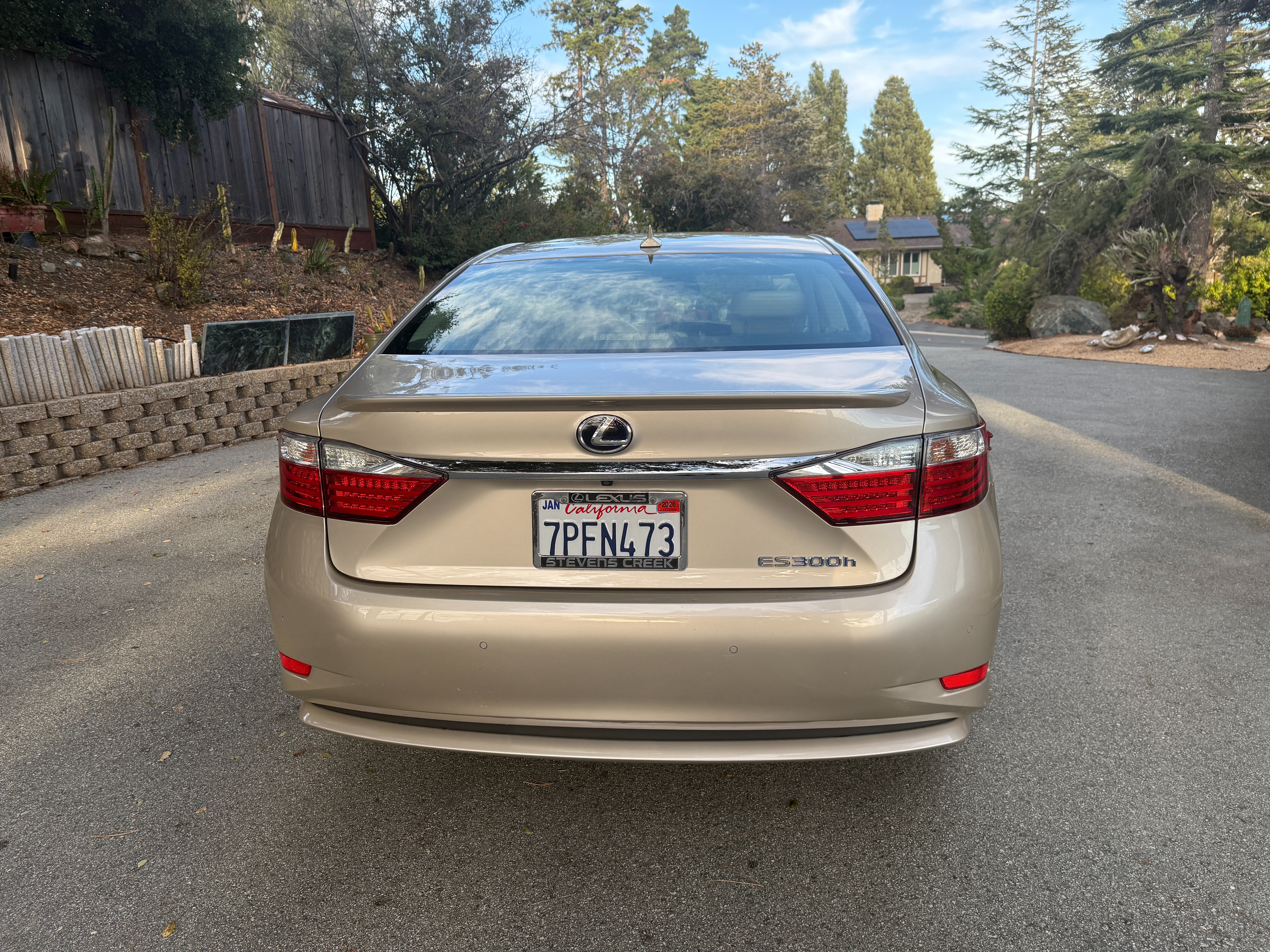Used 2013 Lexus ES 300h w/ Luxury Pkg FWD image 4