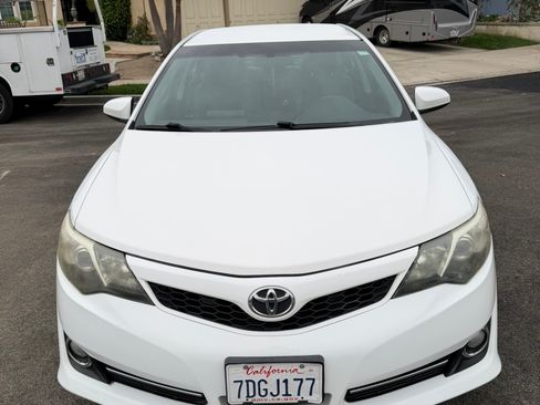 Used 2014 Toyota Camry SE image 18