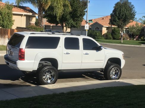 Used 2007 Chevrolet Suburban LTZ w/ LTZ Preferred Equipment Group image 5