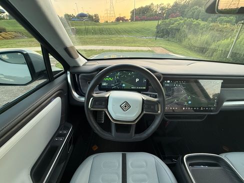 Used 2024 Rivian R1T Adventure AWD/4WD image 13