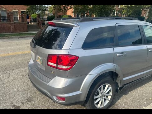 Used 2017 Dodge Journey SXT w/ Comfort/Convenience Group image 7