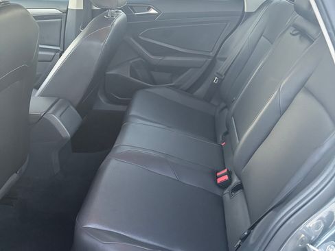 Used 2019 Volkswagen Jetta SE image 9