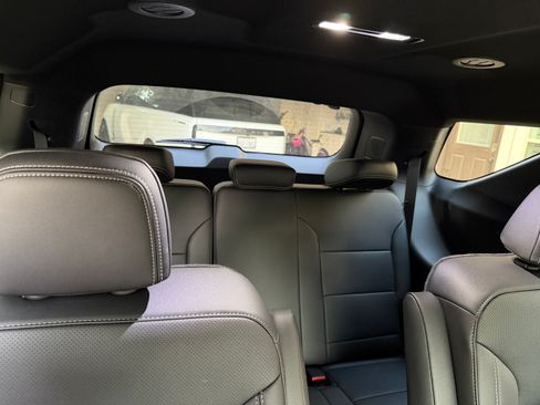 Used 2026 Chevrolet Traverse LT w/ Driver Confidence Package FWD image 14