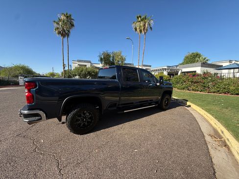 Used 2022 Chevrolet Silverado 2500 LT w/ Convenience Package RWD image 5