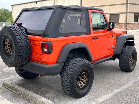 Used 2019 Jeep Wrangler Sport image 4