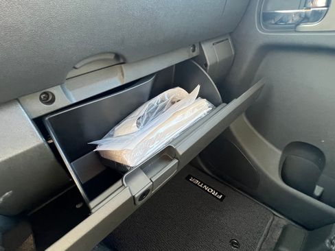 Used 2018 Nissan Frontier SV image 9