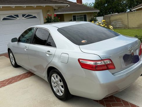 Used 2007 Toyota Camry LE FWD image 2