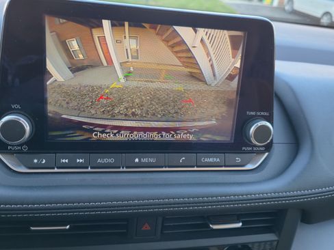 Used 2023 Nissan Rogue SV image 6