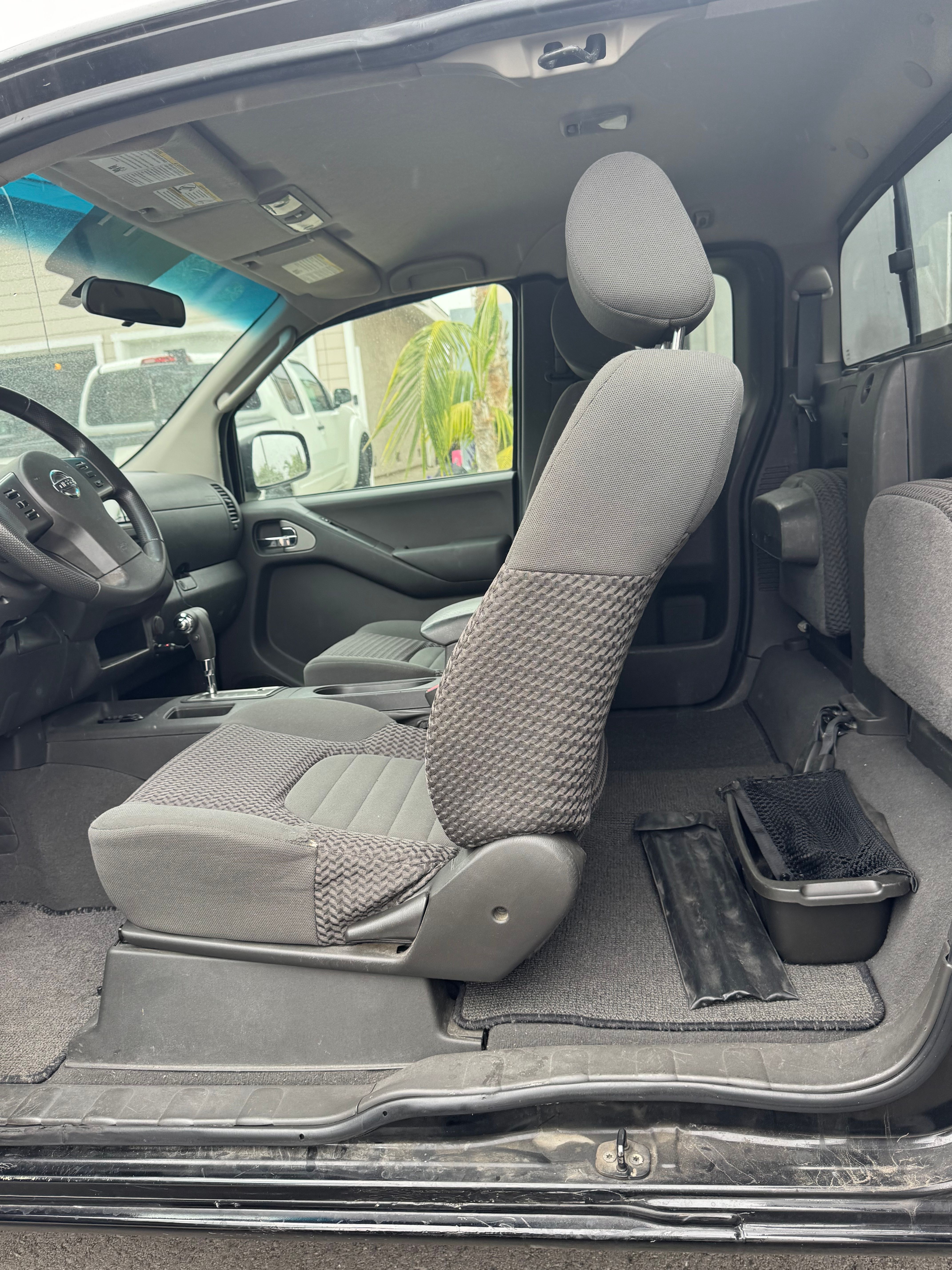 Used 2008 Nissan Frontier SE w/ SE Value Truck Pkg RWD image 6