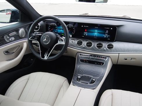 Used 2022 Mercedes-Benz E 450 4MATIC Sedan image 4