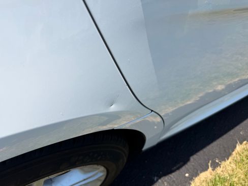 Used 2018 Ford Taurus SE FWD image 18