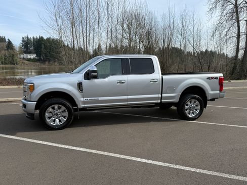 Used 2019 Ford F250 Platinum image 14
