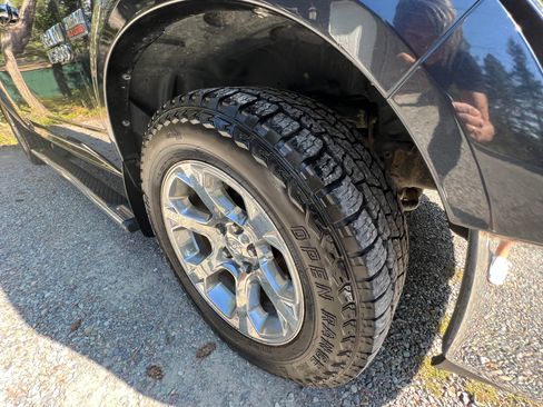 Used 2017 RAM 1500 Laramie image 26