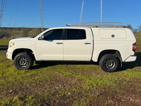 Used 2015 Toyota Tundra Platinum image 1