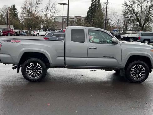 Used 2021 Toyota Tacoma TRD Sport w/ TRD Premium Sport Package image 8