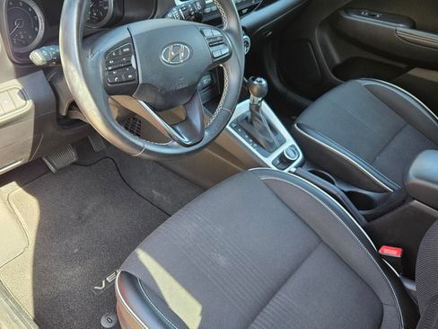 Used 2022 Hyundai Venue Limited w/ Cargo Package image 11