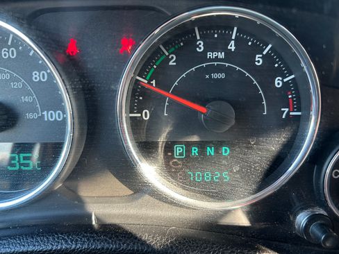 Used 2014 Jeep Wrangler Sport w/ Connectivity Group image 10