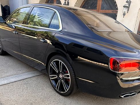 Used 2017 Bentley Flying Spur S V8 AWD/4WD image 8