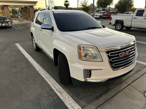 Used 2017 GMC Terrain SLT AWD/4WD image 2