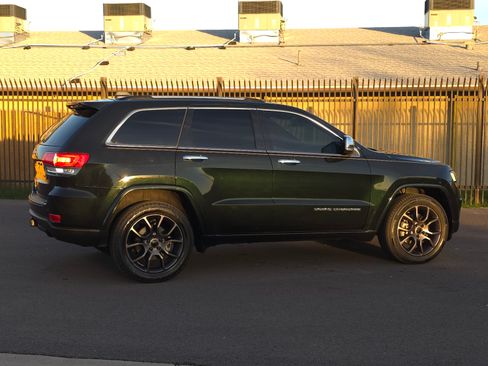 Used 2014 Jeep Grand Cherokee Limited w/ Luxury Group II image 4