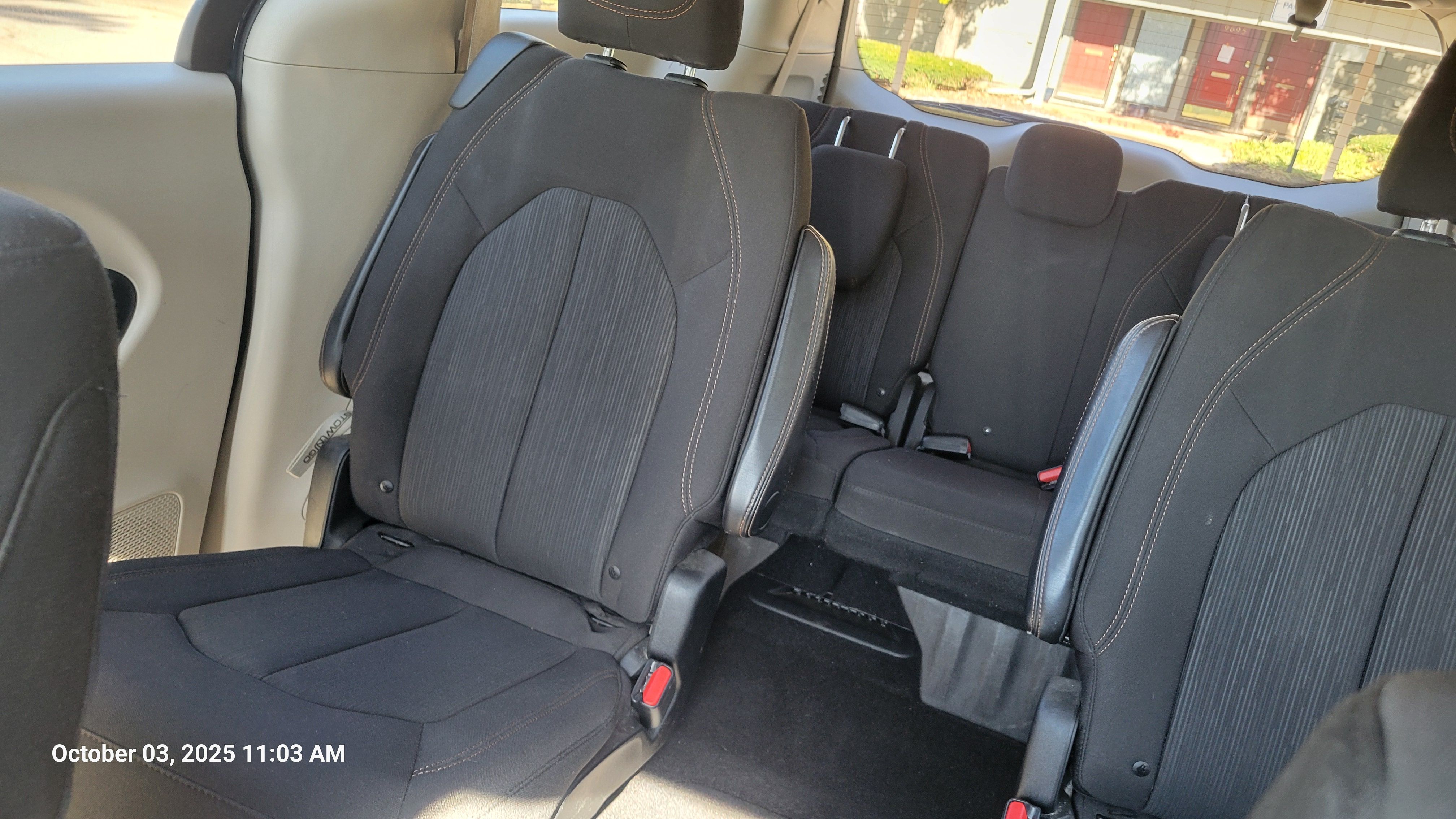 Used 2018 Chrysler Pacifica Touring w/ Security Group FWD image 17