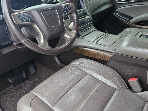 Used 2018 GMC Yukon XL Denali w/ Denali Ultimate Package image 9