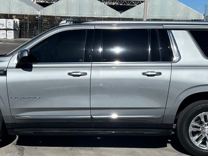 Used 2023 GMC Yukon XL SLT