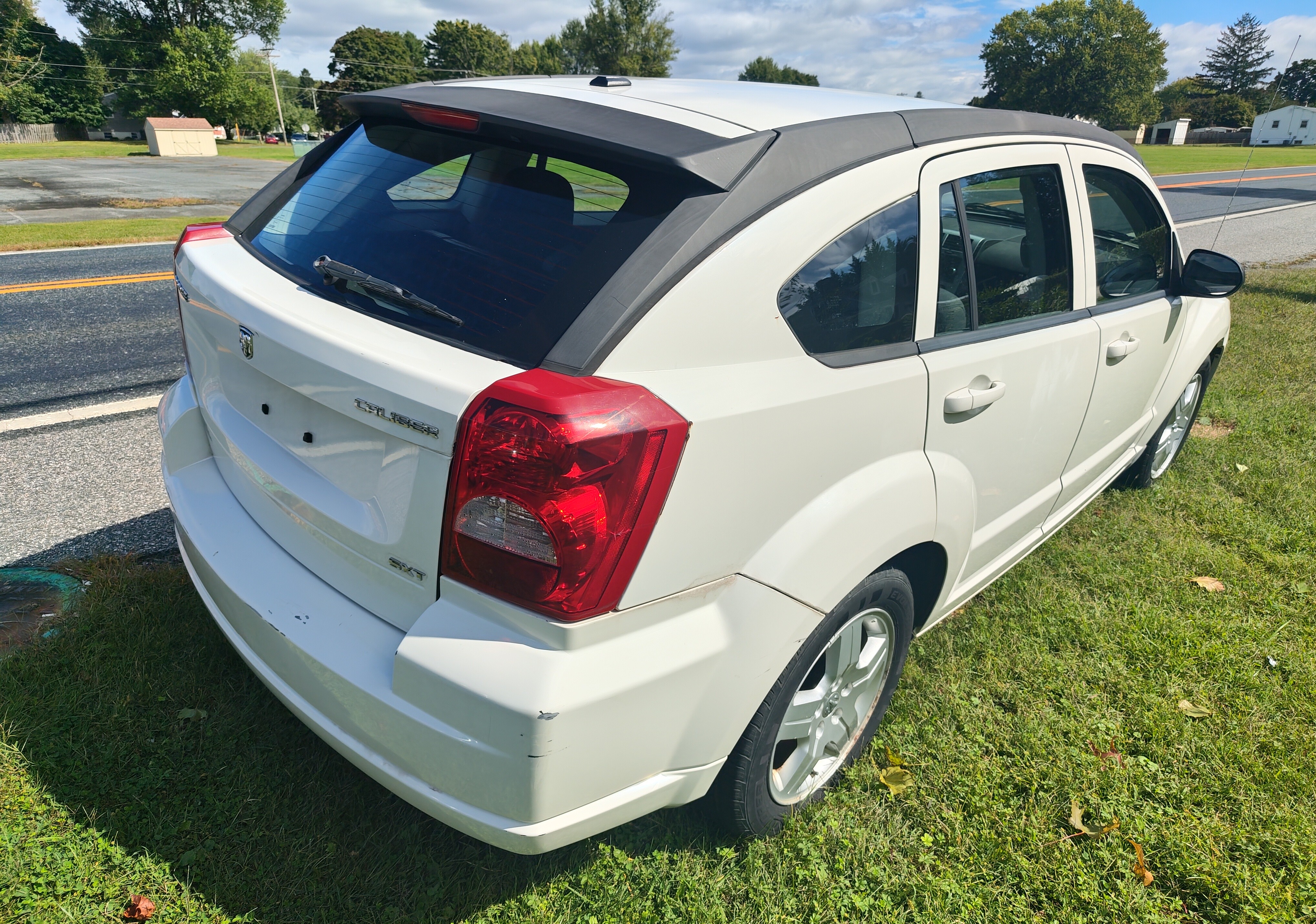 Used 2009 Dodge Caliber SXT w/ Driver Convenience Group FWD image 10