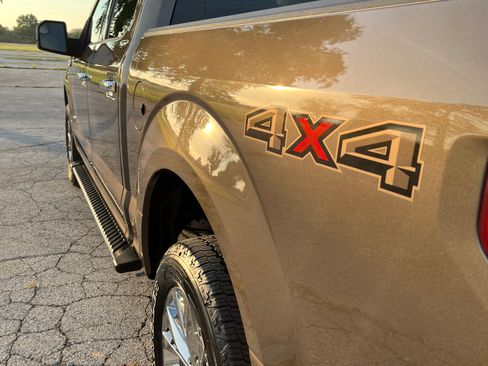 Used 2017 Ford F150 XLT w/ Equipment Group 302A Luxury AWD/4WD image 5
