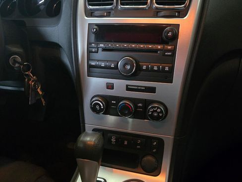 Used 2012 GMC Acadia SLE image 12