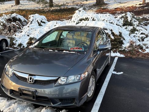 Used 2010 Honda Civic Hybrid Sedan image 2