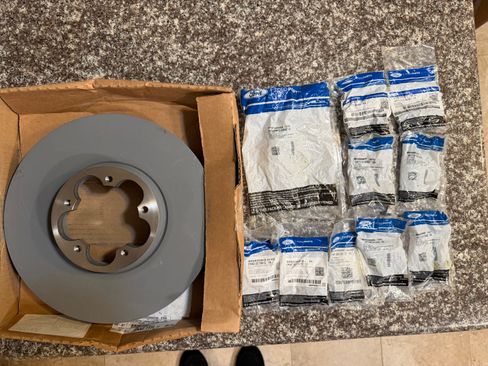 Used 2018 Ford Transit 150 XL image 26