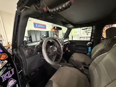 Used 2009 Jeep Wrangler X AWD/4WD image 10