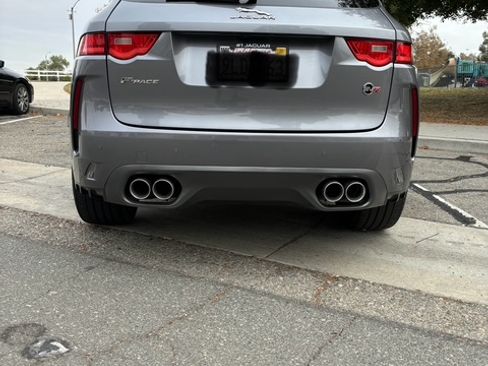 Used 2020 Jaguar F-PACE SVR image 11