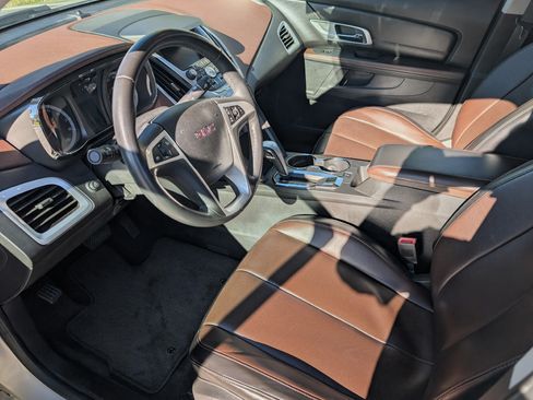 Used 2010 GMC Terrain SLT image 9