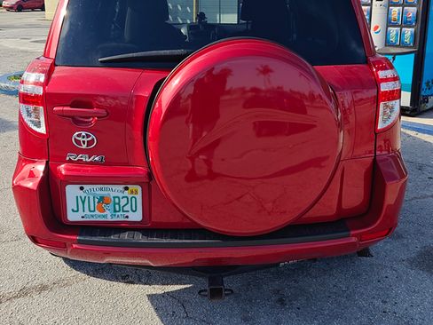 Used 2011 Toyota RAV4 2WD w/ Base L4 Extra Value Pkg image 12