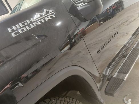 Used 2020 Chevrolet Silverado 2500 High Country image 4