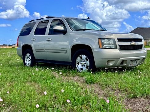 Used 2011 Chevrolet Tahoe LS image 1
