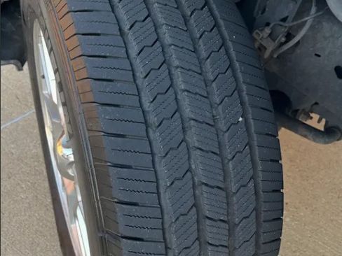 Used 2010 Ford F150 Lariat image 12