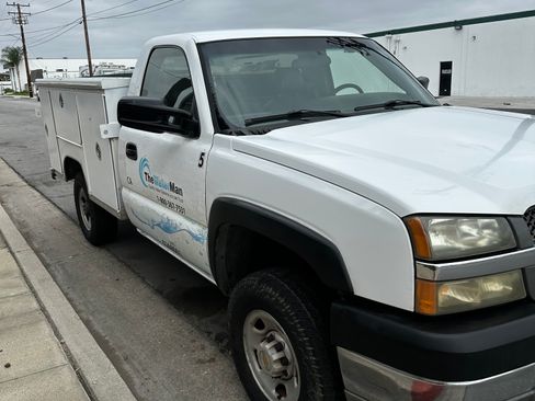 Used 2004 Chevrolet Silverado 2500 W/T RWD image 4