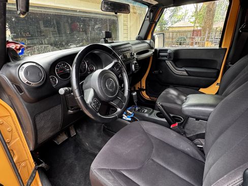 Used 2013 Jeep Wrangler Sport w/ Connectivity Group AWD/4WD image 8