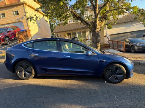 Used 2020 Tesla Model 3 Standard Range Plus RWD image 4