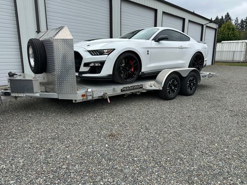 Used 2020 Ford Mustang Shelby GT500 w/ Technology Package RWD image 11