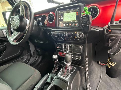 Used 2019 Jeep Wrangler Unlimited Rubicon w/ Dual Top Group image 17