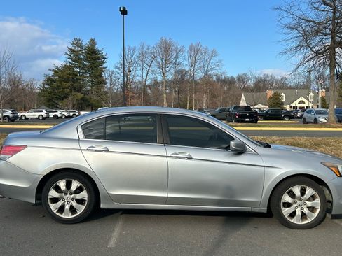 Used 2010 Honda Accord EX-L image 5