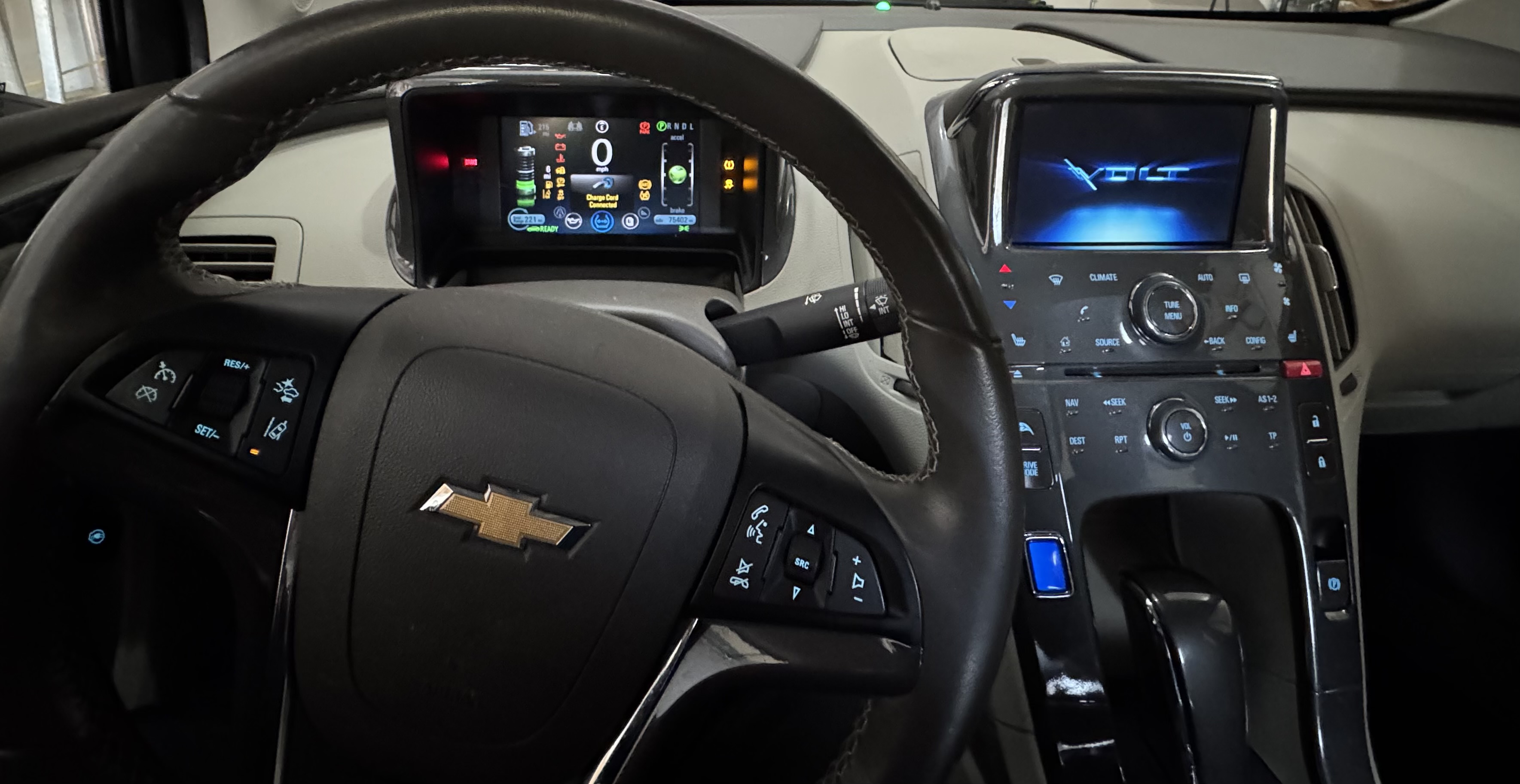 Used 2013 Chevrolet Volt Premium w/ Premium Trim Package FWD image 9