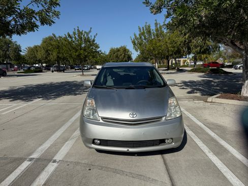 Used 2004 Toyota Prius image 2