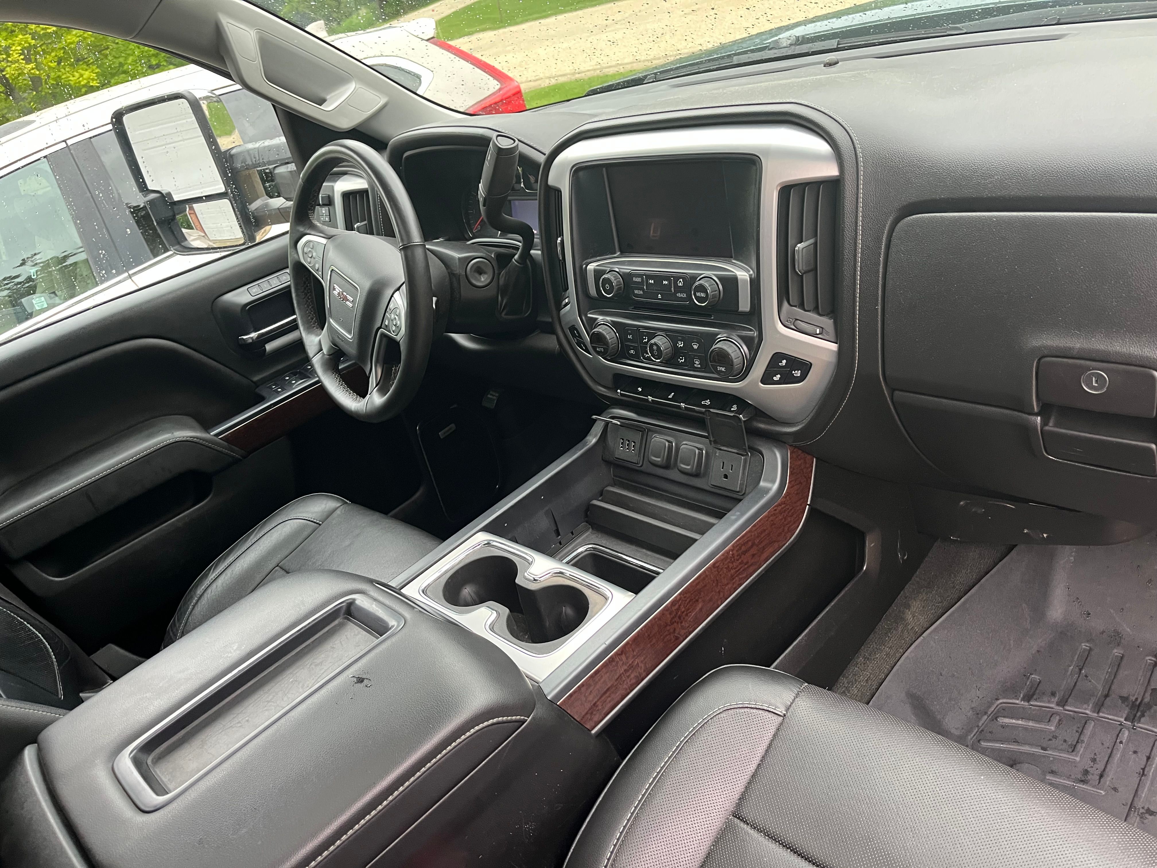 Used 2015 GMC Sierra 2500 SLT w/ Suspension Package, Off-Road AWD/4WD image 14