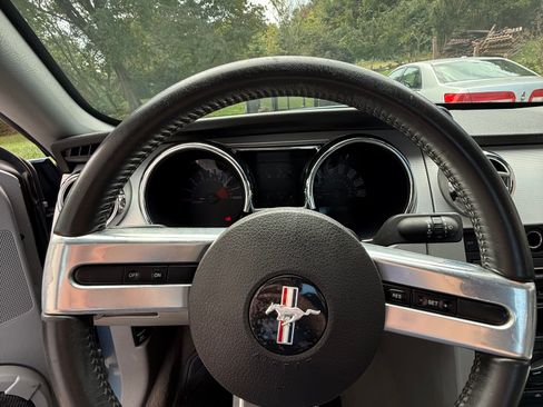 Used 2006 Ford Mustang GT Premium image 21