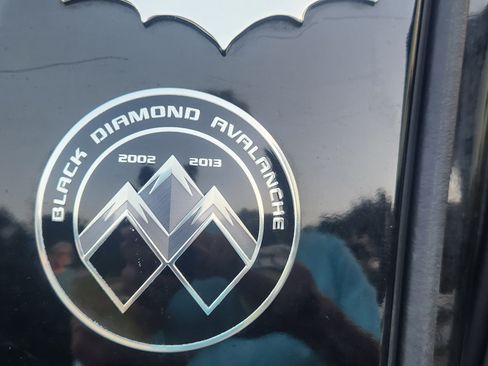 Used 2013 Chevrolet Avalanche LTZ image 6